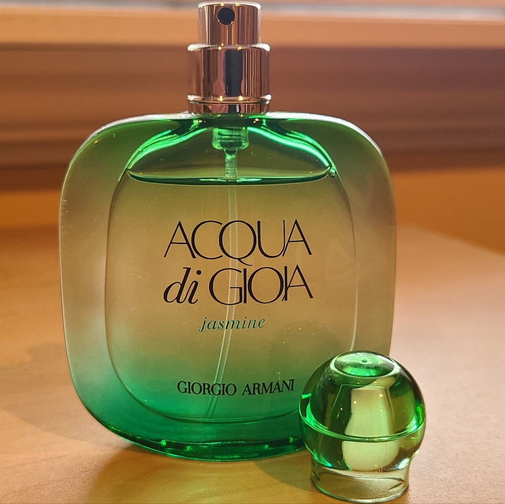 Giorgio Armani 🎉Holiday Sale🎉 - Picture 3 of 5